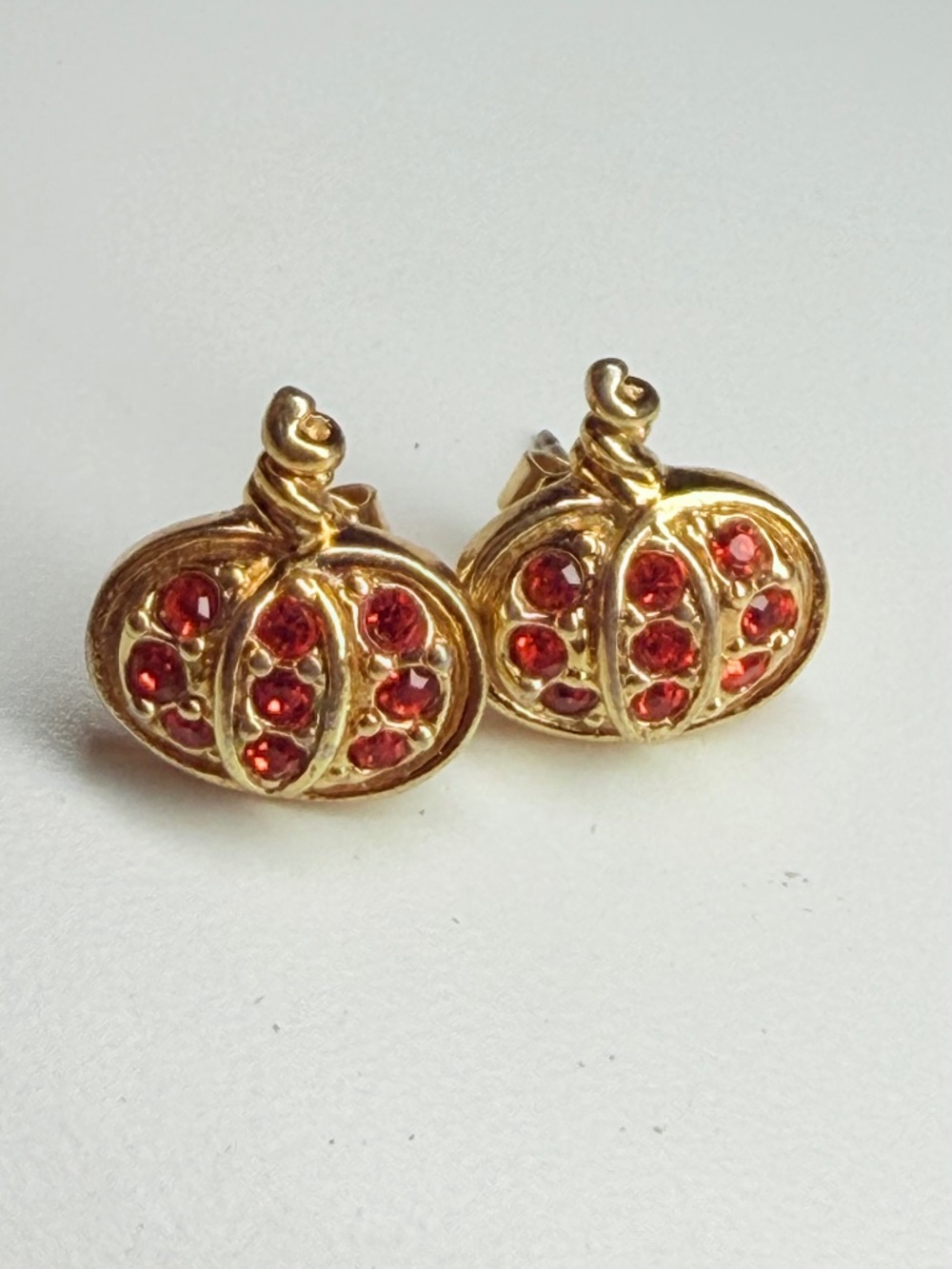 Vintage Avon Pumpkin Earrings Orange Rhinestones Gold Tone Metal Hallowen
